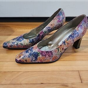 ￼ Women’s Made In Spain Shoes By Proxy/size 8 medium/Pump Style Floral